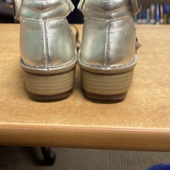 NAOT - Picture 2 of 4